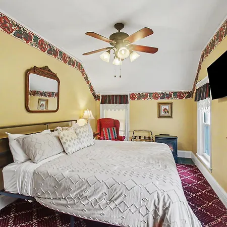 Kingsley House Bed & Breakfast - Full Home-2